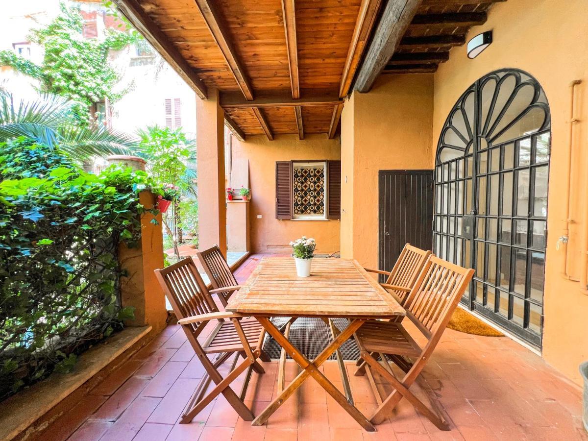 ローマLuxury House & Secret Garden - Strategic Location, 100M To Metro Bアパートメント エクステリア 写真