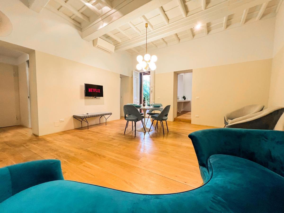 ローマLuxury House & Secret Garden - Strategic Location, 100M To Metro Bアパートメント エクステリア 写真