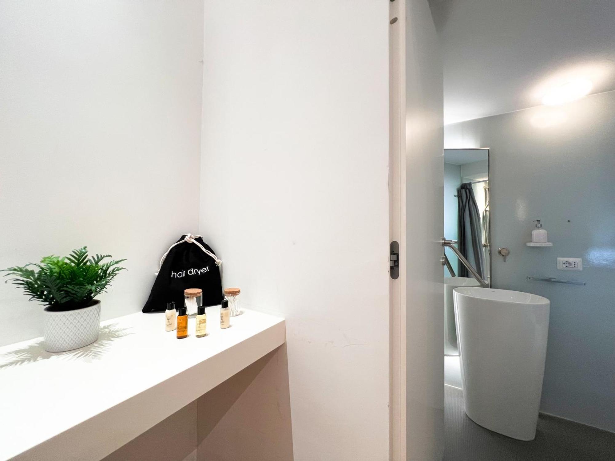 ローマLuxury House & Secret Garden - Strategic Location, 100M To Metro Bアパートメント エクステリア 写真